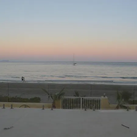 Apartament Maravilloso Amanecer Cabo A Pie De Playa Y Mar En Roquetes *